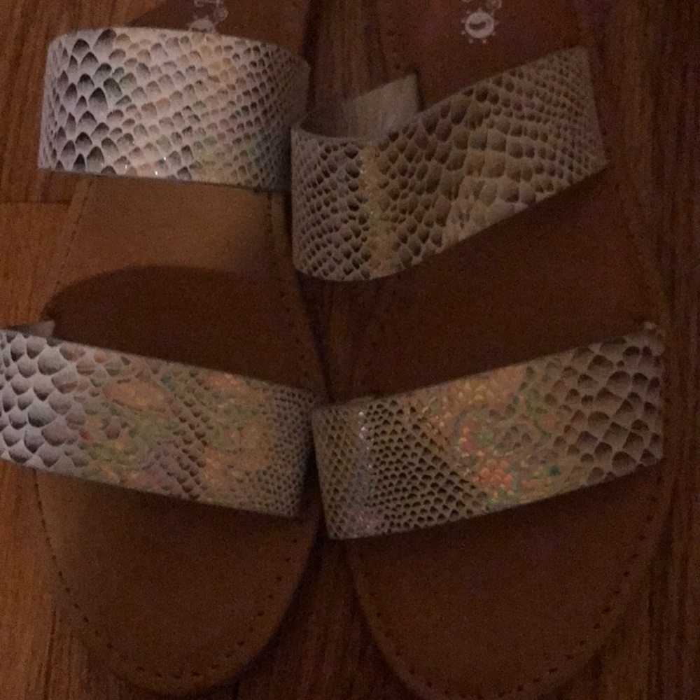 Sandals - Picture 2 of 5